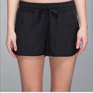 LULULEMON varsity tencel shorts in black